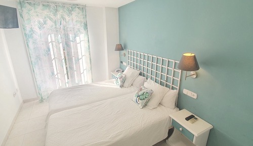 Habitación con 2 camas individuales