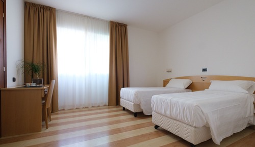 Habitación con 2 camas individuales