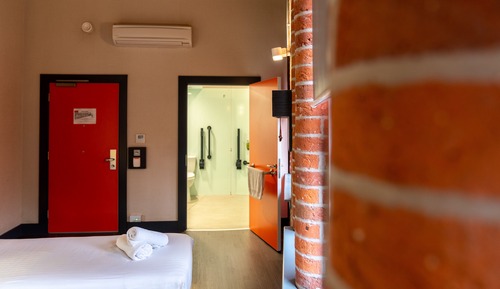 Habitación estándar doble, 1 cama doble, accesible para personas con discapacidad
