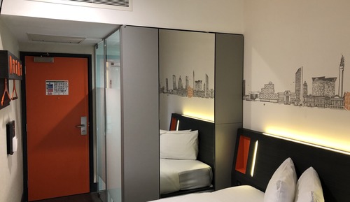 Habitación básica doble, 1 cama doble, sin ventanas
