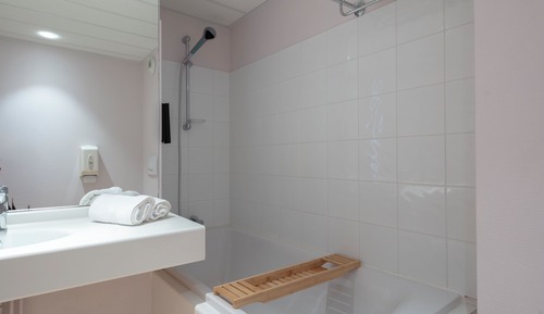 Habitación doble superior, 1 cama de matrimonio grande, no fumadores, baño privado