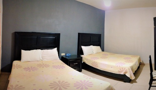 Habitación estándar doble, 2 camas dobles