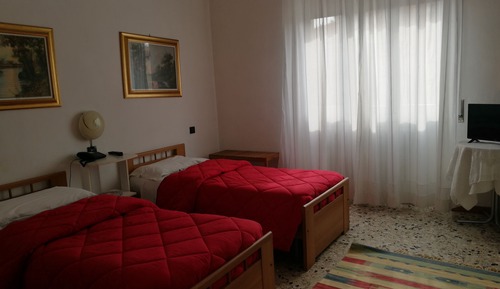 Habitación con 1 cama doble o 2 individuales