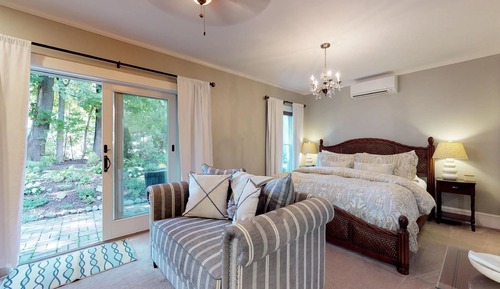 Suite, baño privado (Lafayette - King Luxury Suite)