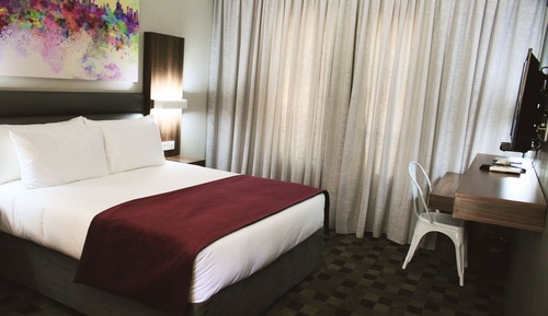 Deluxe Queen Room (2)