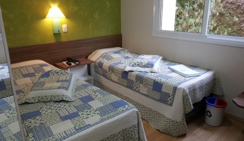 Habitación superior con 1 cama doble o 2 individuales
