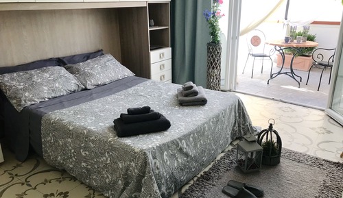 Apartamento, 1 habitación, terraza, en edificio anexo