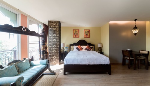 Honey Double Room