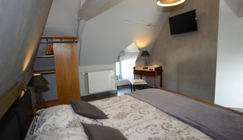 Habitación triple Confort, vistas al jardín (Terre d' ardoise)