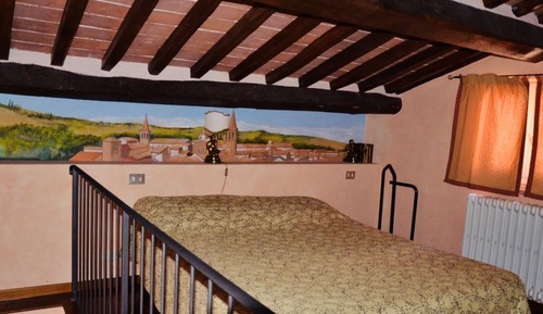Habitación clásica con 1 cama doble o 2 individuales, vistas a la ciudad