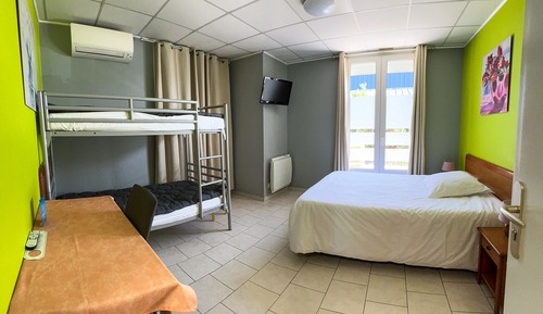 Habitación cuádruple básica