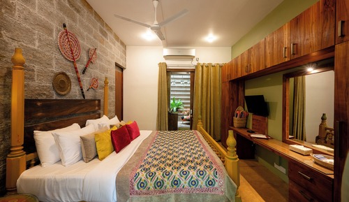 Suite junior, 1 cama de matrimonio, vistas al jardín, en la zona del patio