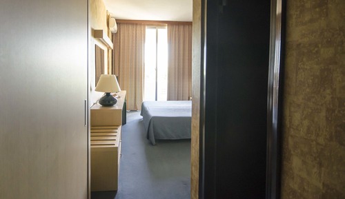 Habitación triple estándar, balcón
