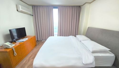 Gold Suite A