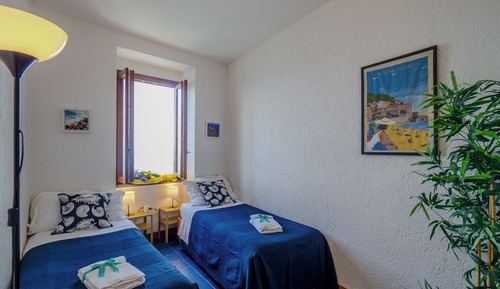 Apartamento básico, 2 habitaciones, no fumadores, vistas al mar