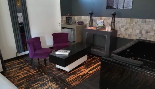 Habitación romántica doble, baño privado (Le Lodge)