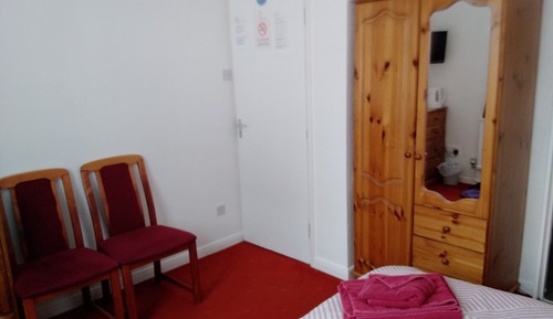Habitación doble, baño privado, planta baja (Room 10)