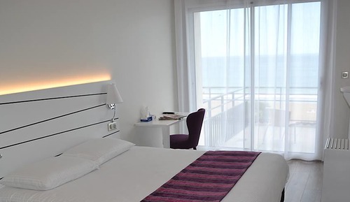 Habitación doble superior, terraza, frente al mar