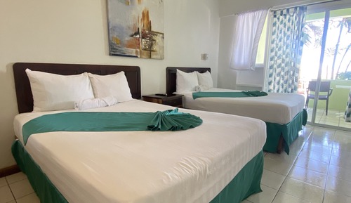 Premium with a Queen or 2 Double Beds, AC Ocean/PoolView