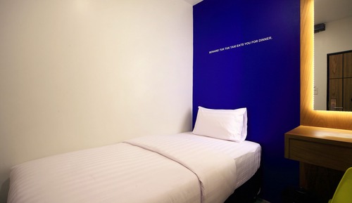 Single Room with Shared Bathroom