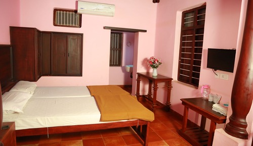 Habitación Deluxe con 2 camas individuales, 1 cama de matrimonio