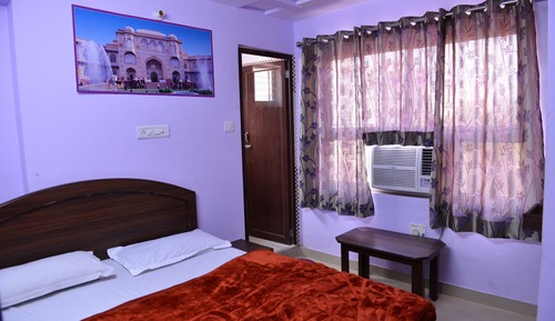 Semi Deluxe AC Room