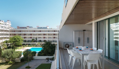Apartamento, 2 habitaciones, terraza, vistas al jardín