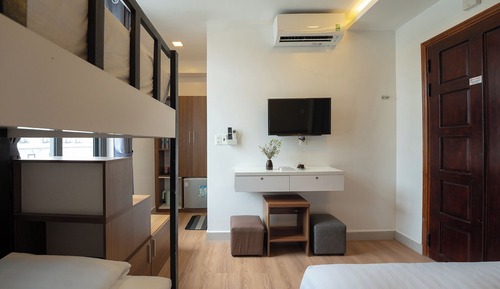 Habitación cuádruple familiar, baño privado, vistas a la ciudad