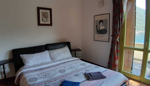 Habitación familiar, baño privado (external Camino)