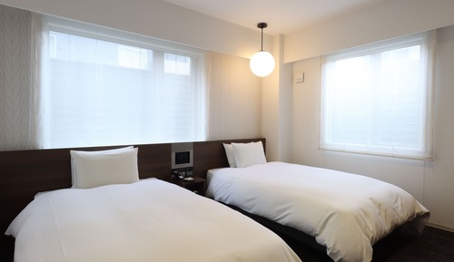 Habitación con 2 camas individuales, accesible para personas con discapacidad