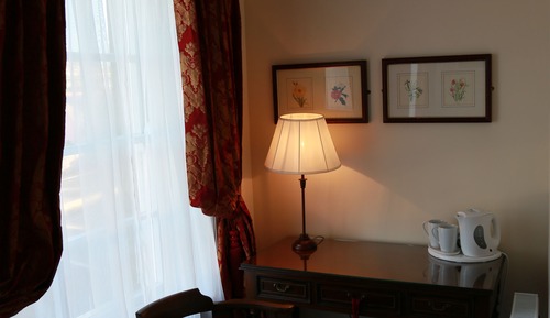 Habitación con 2 camas individuales, vistas a la ciudad