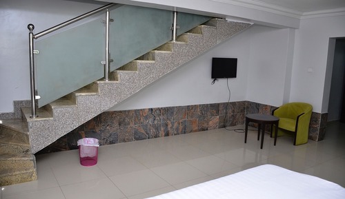 Ático, 2 habitaciones, baño privado