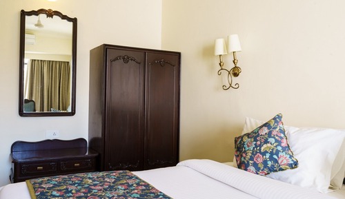 Valley View Rooms