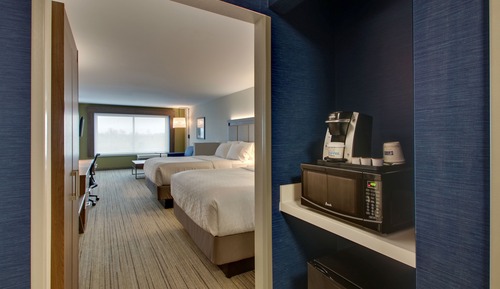 Suite, 1 habitación (2 Queen Beds and 1 Double Sofa Bed)
