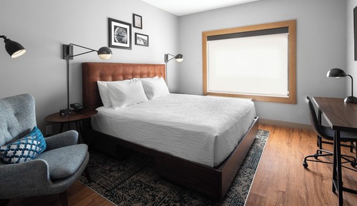 Habitación, 1 cama de matrimonio grande (Mobility/Hearing Access, Roll-In Shwr)