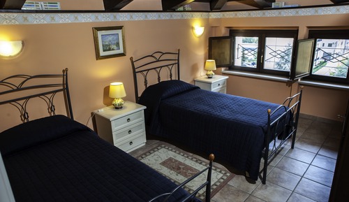 Habitación con 2 camas individuales