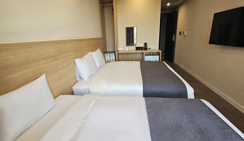Business Family Twin Room