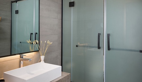 Habitación básica con 2 camas individuales