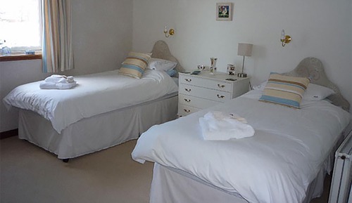 Habitación con 2 camas individuales