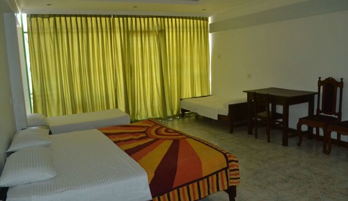 Habitación familiar, balcón