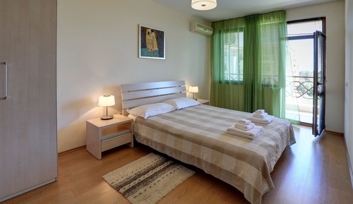Apartamento clásico, 2 habitaciones, balcón, vistas al campo de golf