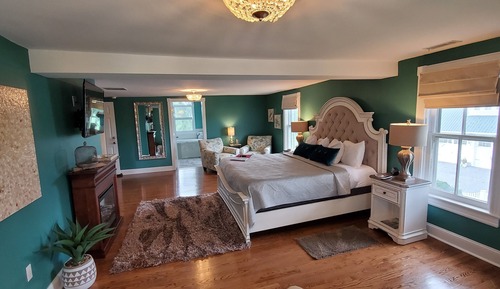 Habitación, 1 cama de matrimonio grande, baño privado (Robbins Room)