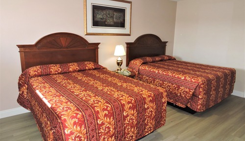 Habitación básica, 2 camas de matrimonio