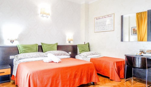 Habitación triple, balcón