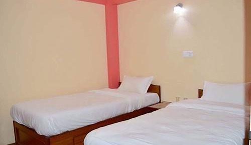 Habitación estándar con 1 cama doble o 2 individuales, 1 cama doble, baño privado, vistas al patio