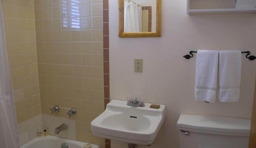 Habitación estándar doble, baño privado (Room 9 - No Pets Allowed)