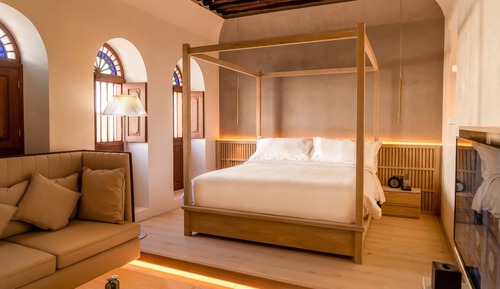 Habitación estándar, 1 cama de matrimonio grande, patio (Khalid Ibrahim Room with Patio)