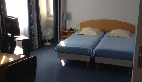 Habitación superior con 2 camas individuales, accesible para personas con discapacidad