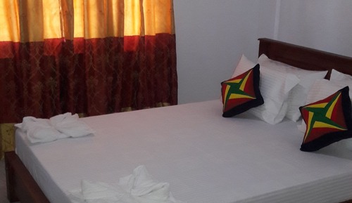 Habitación Deluxe doble, 1 cama de matrimonio, fumadores, baño privado