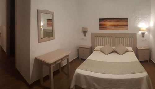 Habitación con 1 cama doble o 2 individuales